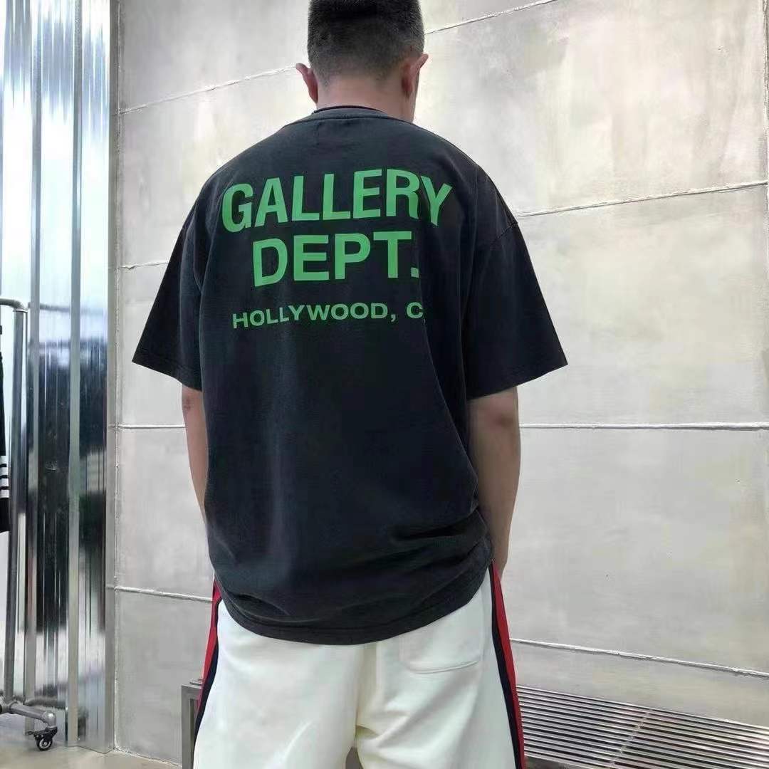 (SS22) Vintage Souvenir Gallery Dept Tee